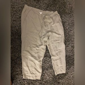 NWOT but never worn Womens Capris